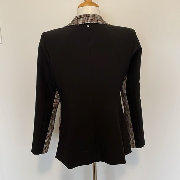 NWOT SOSKEN - Made in Canada - Plaid Blazer. Size 2, equivalent size L - Picture 4 of 11